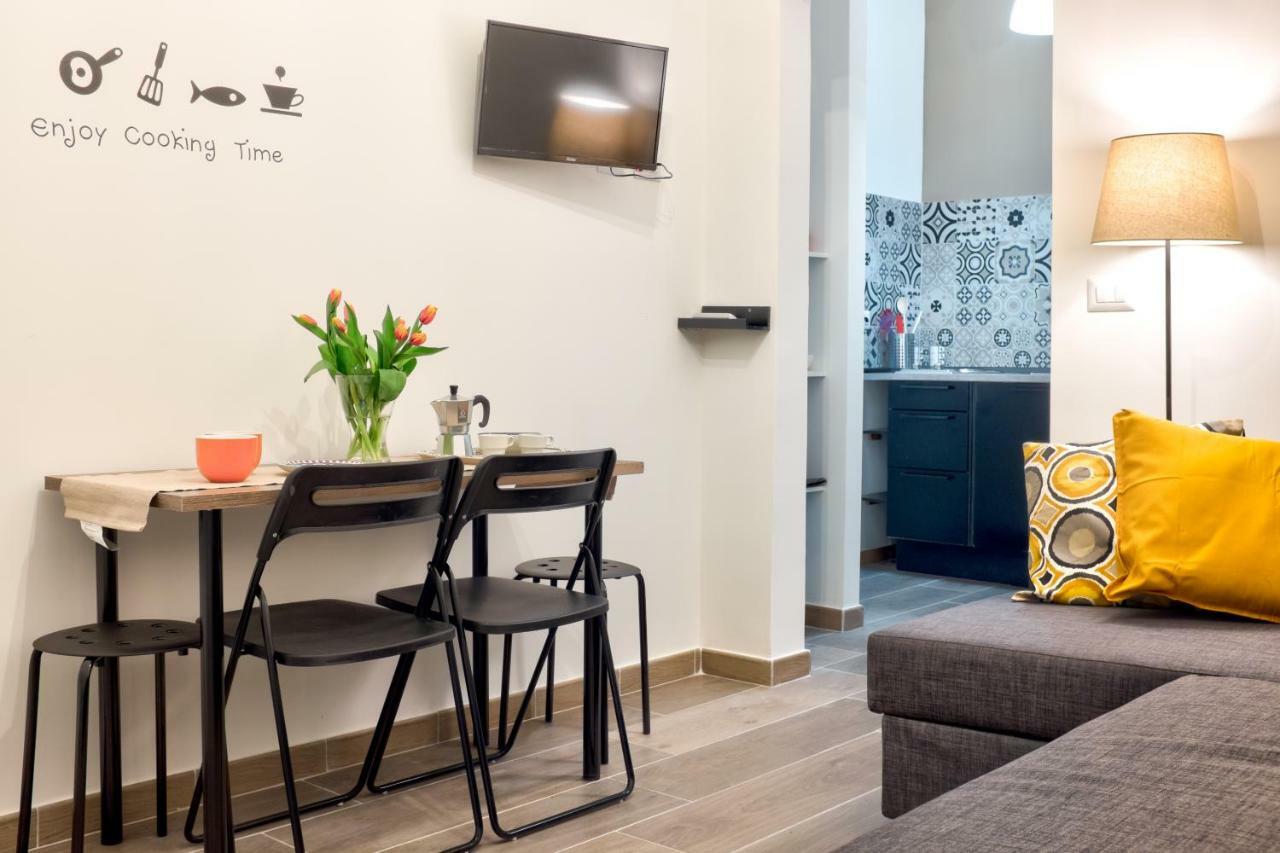 Manuela Apartments Piazza Del Plebiscito Centro Neapol Zewnętrze zdjęcie